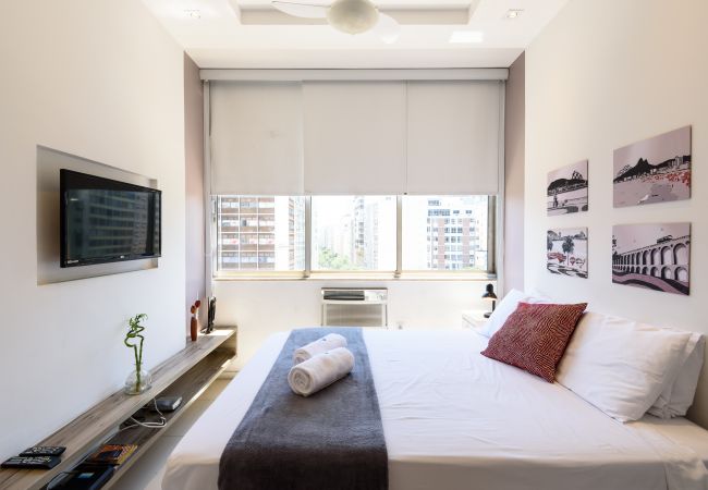 Apartamento em Rio de Janeiro - PI903 (Zona4)