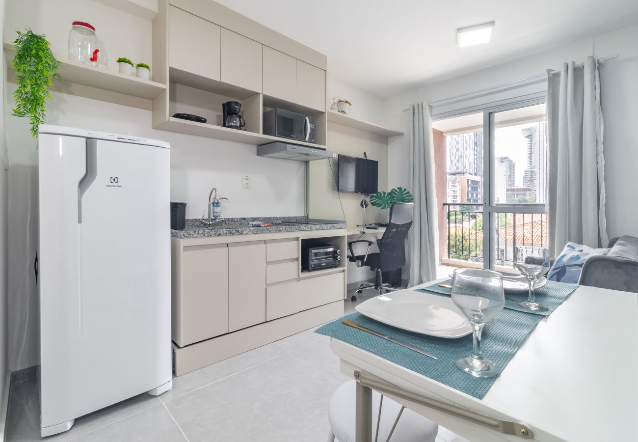 Apartamento em São Paulo - Cardeal Arcoverde  201 -  3 p / 1q